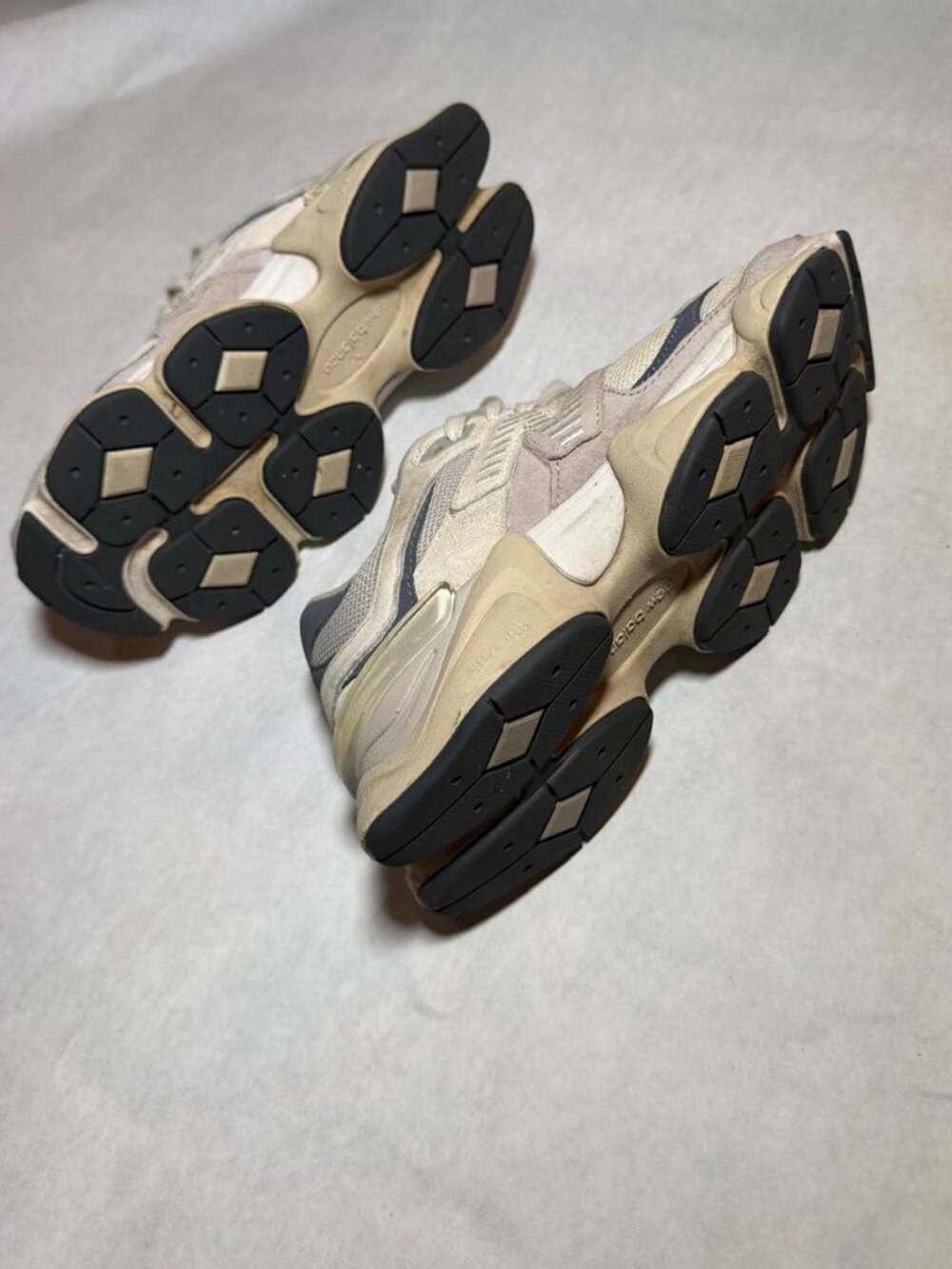 New Balance 9060 — Good Condition - Picture 4 of 4
